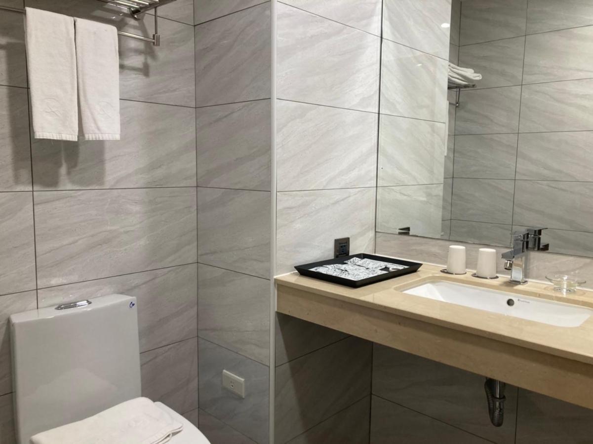 Hotel A Ταϊνάν Εξωτερικό φωτογραφία
